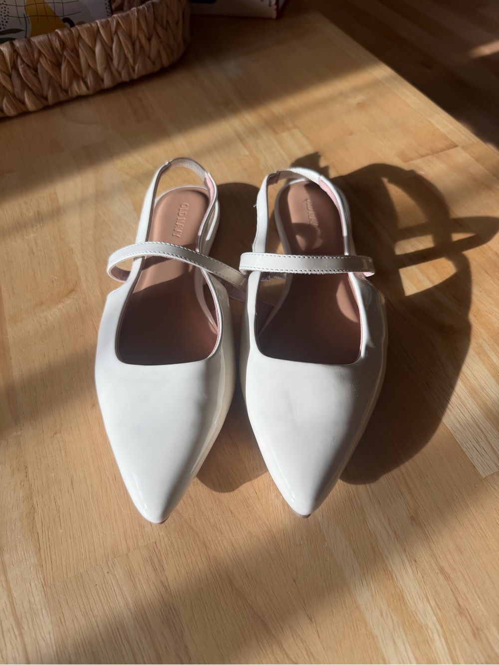 Old Navy White Pointed Toe Slingback Shoes Size 7.5